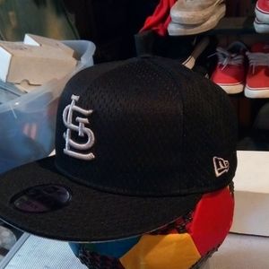Mesh St. Louis black snapback